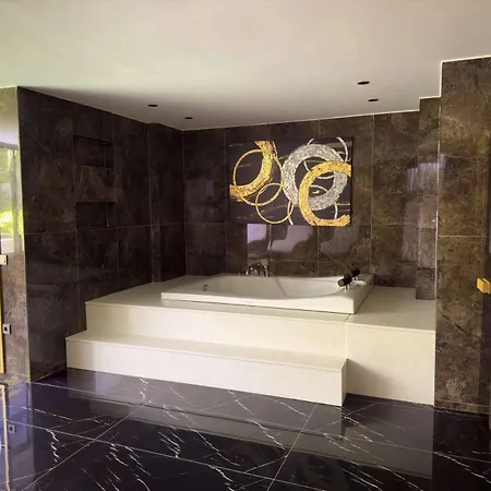 Qoople Oba Select * אלאניה