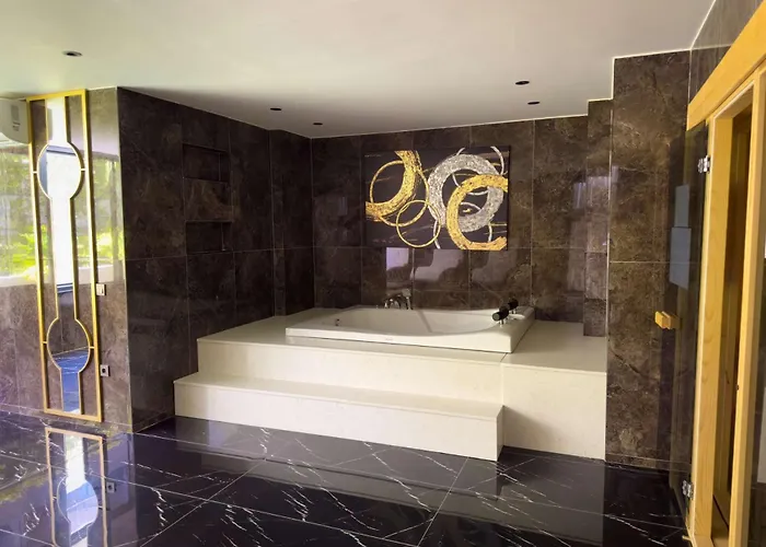 Qoople Oba Select * אלאניה